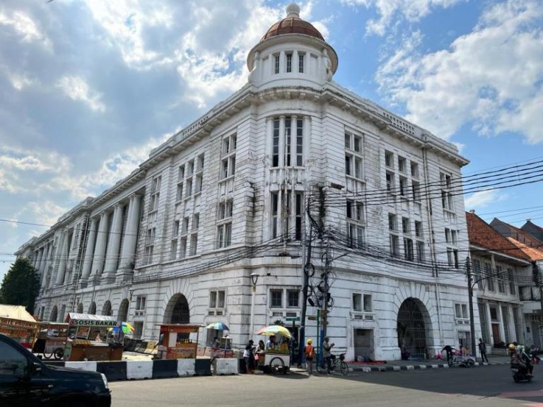 Tur Kota Tua: Wisata Sejarah yang Menarik di Indonesia