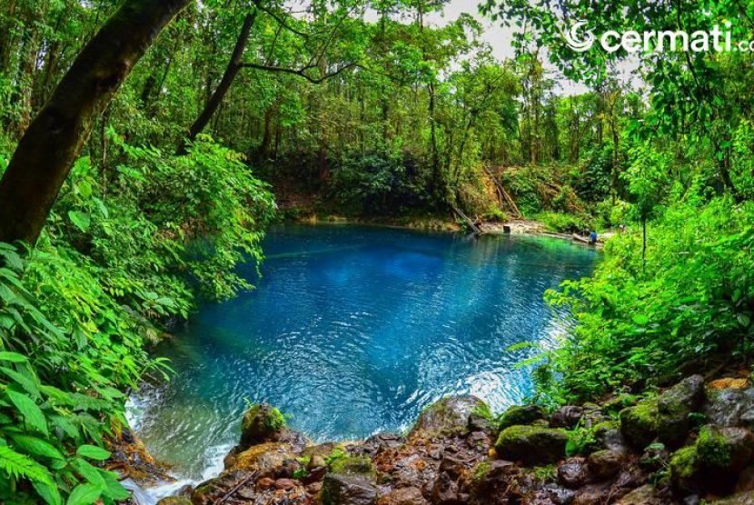 Judul Artikel: 7 Tempat Wisata Alam Tersembunyi di Indonesia yang Belum Banyak Orang Tahu