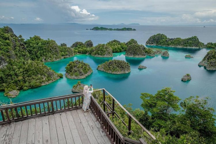 Judul: Liburan Bareng Teman? Ini Destinasi Paling Seru di Indonesia